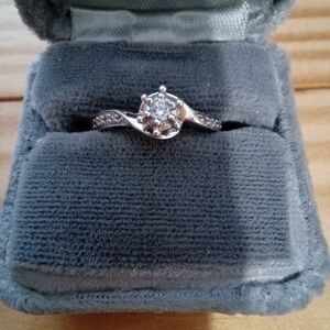 Elegant Silver Women's Ring